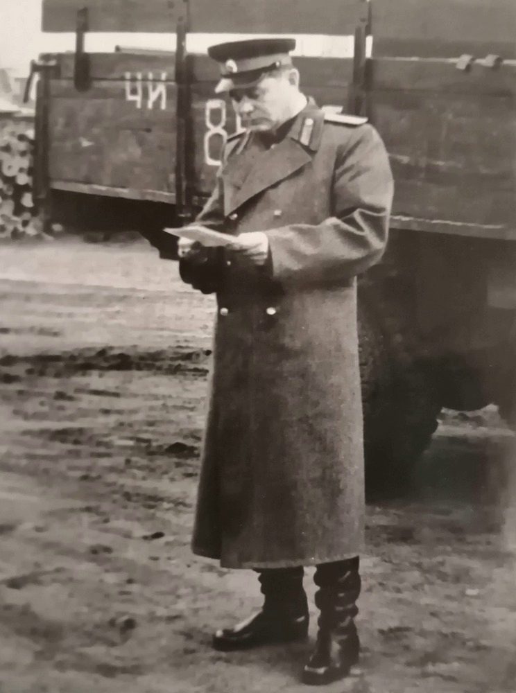 Дрёмин Иннокентий Александрович проводит инструктаж личного состава Управления милиции.